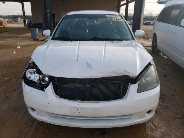 1N4BL11D15N911638 - 2005 NISSAN ALTIMA SE WHITE photo 5