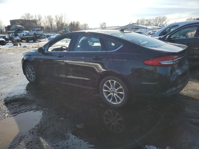 3FA6P0H74HR382896 - 2017 FORD FUSION SE BLACK photo 2