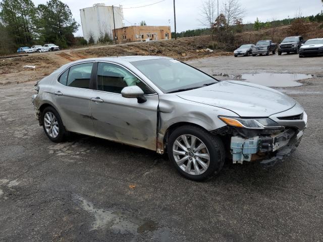 4T1B11HK5JU535767 - 2018 TOYOTA CAMRY L SILVER photo 4