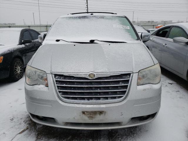 2A4RR5DX1AR137371 - 2010 CHRYSLER TOWN & COU TOURING 银色 照片 5