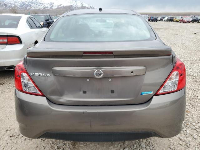 3N1CN7AP6GL821204 - 2016 NISSAN VERSA S GRAY photo 6