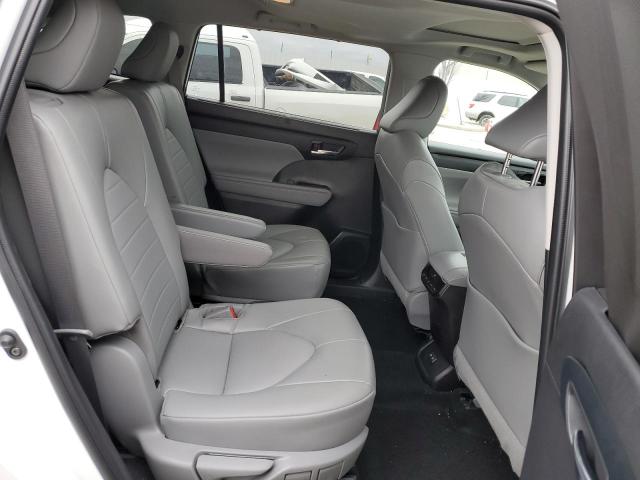 5TDGZRBH9NS246268 - 2022 TOYOTA HIGHLANDER XLE 白色 照片 10