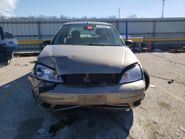 1FAFP34NX5W247243 - 2005 FORD FOCUS ZX4 TAN photo 5