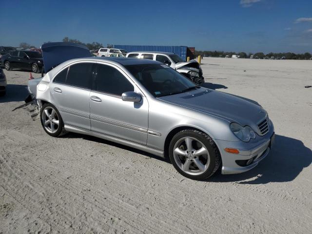 WDBRF52H87F929123 - 2007 MERCEDES-BENZ C 230 SILVER photo 4