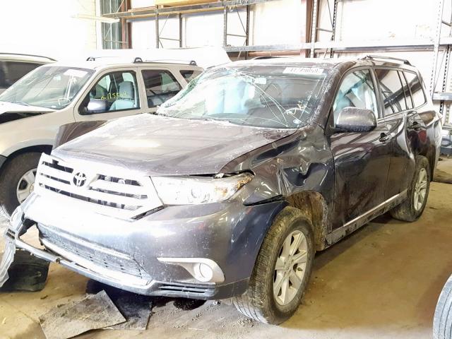 5TDBK3EH6DS263695 - 2013 TOYOTA HIGHLANDER BASE  photo 2