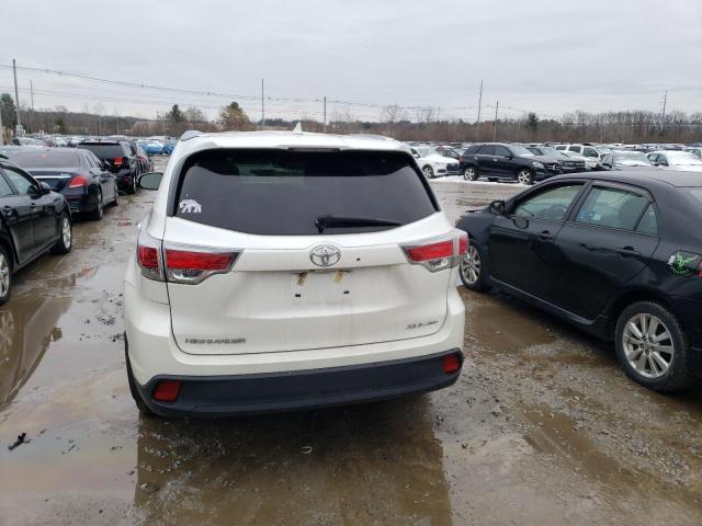 5TDJKRFH6GS320673 - 2016 TOYOTA HIGHLANDER XLE WHITE photo 6