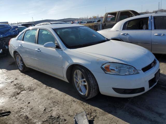 2G1WU583289286230 - 2008 CHEVROLET IMPALA LTZ WHITE photo 4