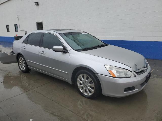 1HGCM66587A062792 - 2007 HONDA ACCORD EX SILVER photo 4