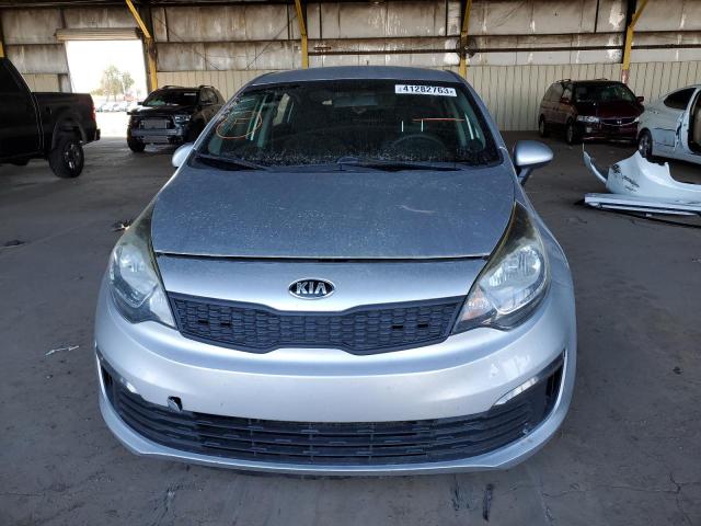 KNADM4A37G6638630 - 2016 KIA RIO LX SILVER photo 5