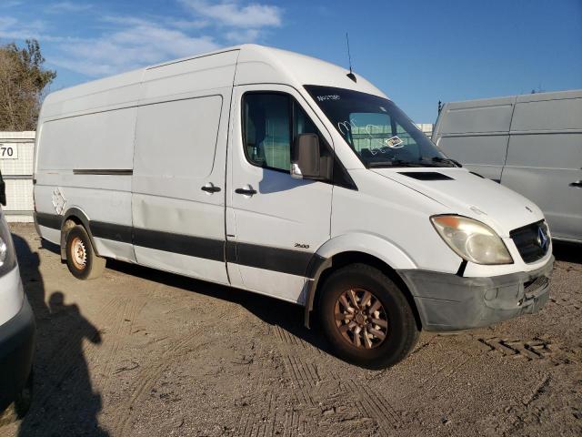 WD3PE8CB4B5601486 - 2011 MERCEDES-BENZ SPRINTER 2500 WHITE photo 4