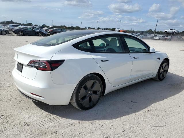 5YJ3E1EA0NF117625 - 2022 TESLA MODEL 3 WHITE photo 3