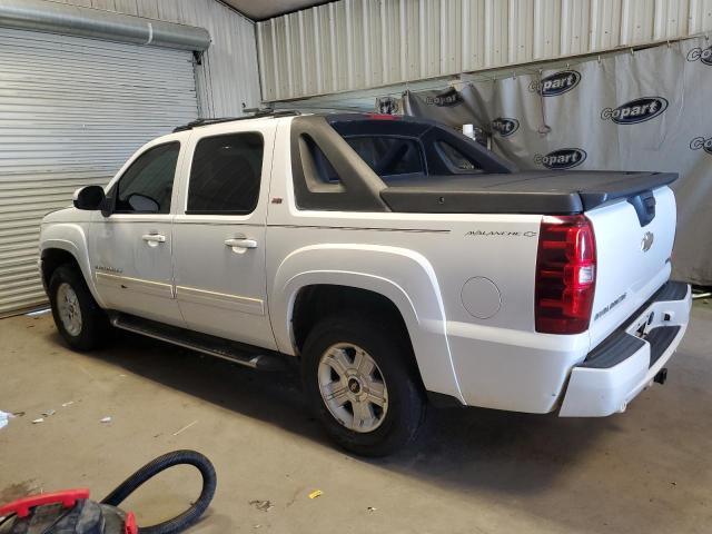 3GNTKFE36BG257036 - 2011 CHEVROLET AVALANCHE LT WHITE photo 2