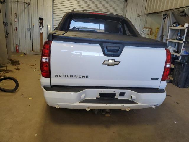 3GNTKFE36BG257036 - 2011 CHEVROLET AVALANCHE LT WHITE photo 6