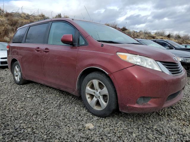 5TDKK3DC4BS085210 - 2011 TOYOTA SIENNA LE RED photo 4