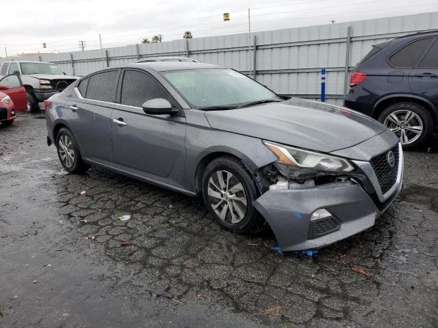 1N4BL4BV4KN324970 - 2019 NISSAN ALTIMA S SILVER photo 4