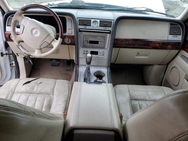 5LMFU28R13LJ31916 - 2003 LINCOLN NAVIGATOR 白色 照片 8