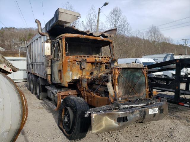 1M2AD62C6YW010314 - 2000 MACK 700 CL700 BURN photo 1