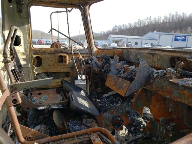 1M2AD62C6YW010314 - 2000 MACK 700 CL700 BURN photo 5