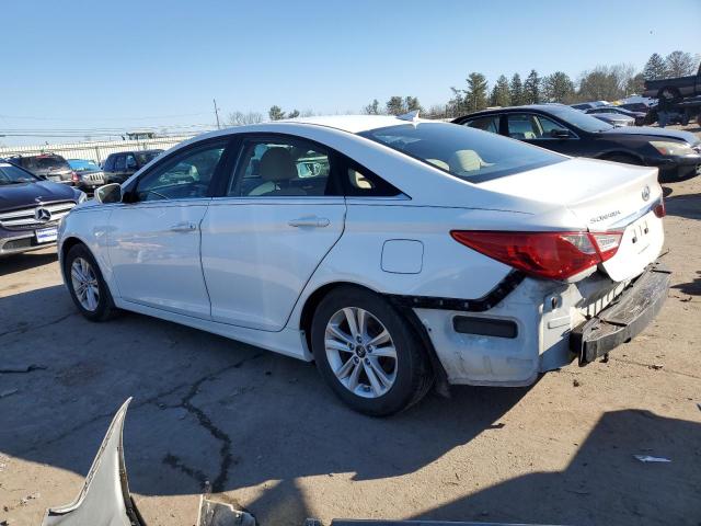 5NPEB4AC2CH408135 - 2012 HYUNDAI SONATA GLS WHITE photo 2