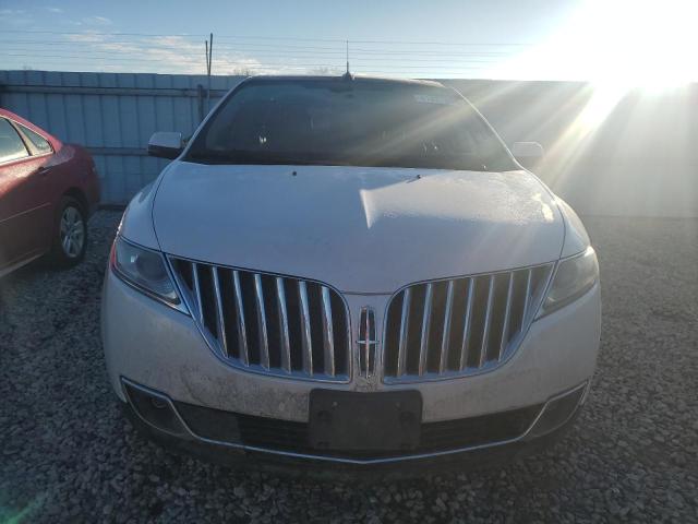 2LMDJ8JK7DBL02001 - 2013 LINCOLN MKX WHITE photo 5