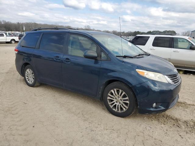 5TDYK3DC3BS015482 - 2011 TOYOTA SIENNA XLE BLUE photo 4