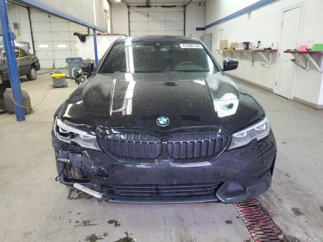 3MW5R7J01M8C18833 - 2021 BMW 330XI BLACK photo 5