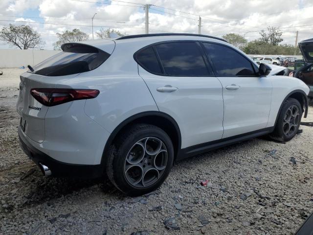 ZASPAJAN4M7C98326 - 2021 ALFA ROMEO STELVIO SPORT Weiß Foto 3