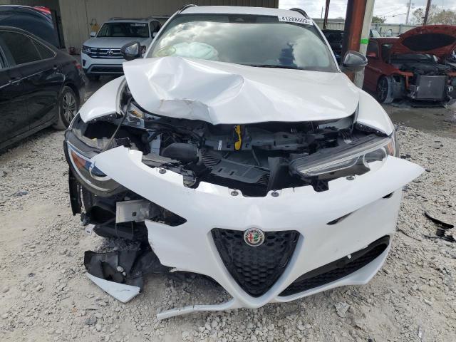 ZASPAJAN4M7C98326 - 2021 ALFA ROMEO STELVIO SPORT Weiß Foto 5