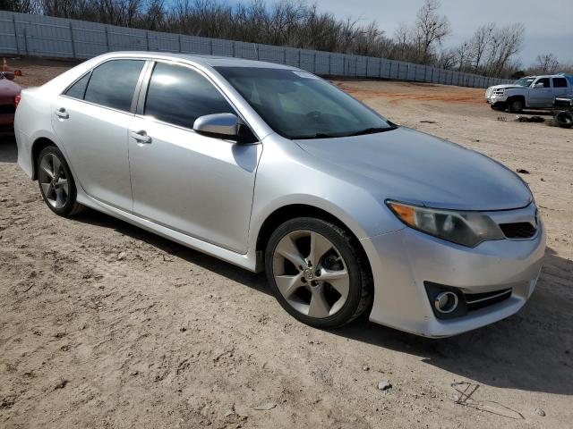 4T1BK1FK5DU022152 - 2013 TOYOTA CAMRY SE SILVER photo 4