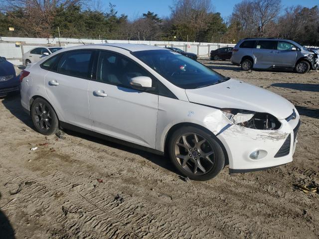 1FADP3F2XEL232527 - 2014 FORD FOCUS SE WHITE photo 4