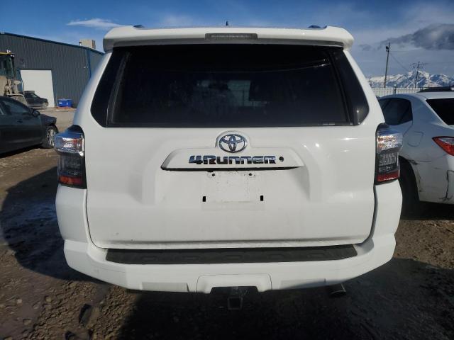 JTEBU5JR9J5539062 - 2018 TOYOTA 4RUNNER SR5/SR5 PREMIUM WHITE photo 6