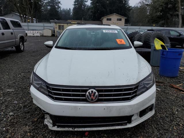 1VWBA7A35JC007823 - 2018 VOLKSWAGEN PASSAT SE WHITE photo 5