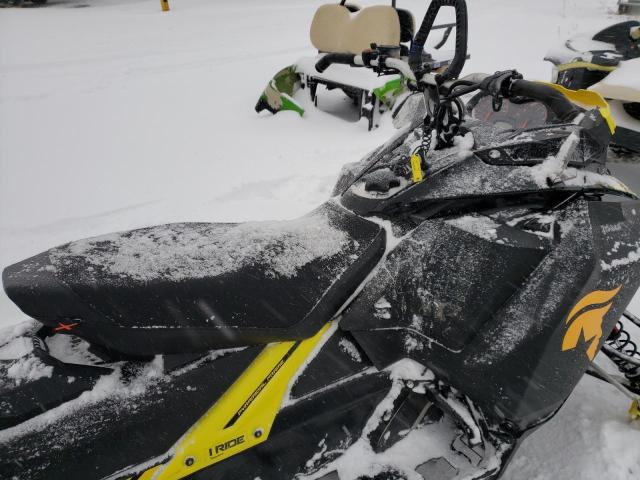 2BPSUXJB5JV000175 - 2018 SKI DOO RENEGADE TWO TONE photo 5