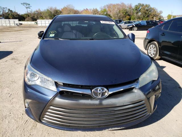 4T4BF1FK2FR470085 - 2015 TOYOTA CAMRY LE BLUE photo 5