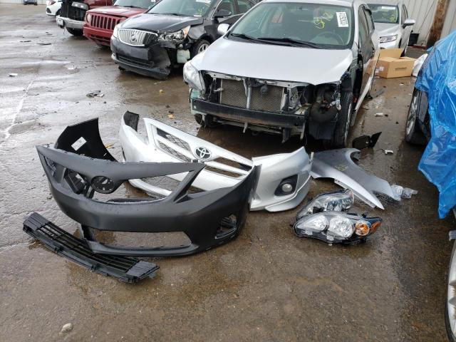 2T1BU4EEXDC952637 - 2013 TOYOTA COROLLA BASE SILVER photo 12