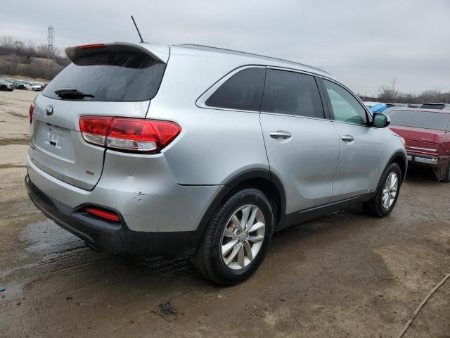 5XYPGDA34HG280828 - 2017 KIA SORENTO LX SILVER photo 3