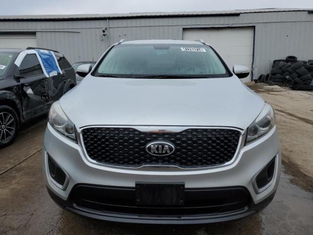 5XYPGDA34HG280828 - 2017 KIA SORENTO LX SILVER photo 5