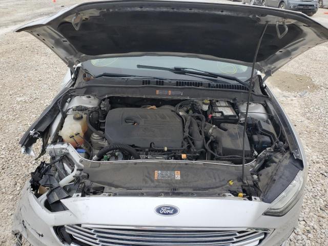 3FA6P0HD0JR175823 - 2018 FORD FUSION SE SILVER photo 11