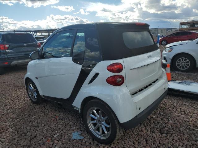 WMEEK31X88K121244 - 2008 SMART FORTWO PASSION WHITE photo 2