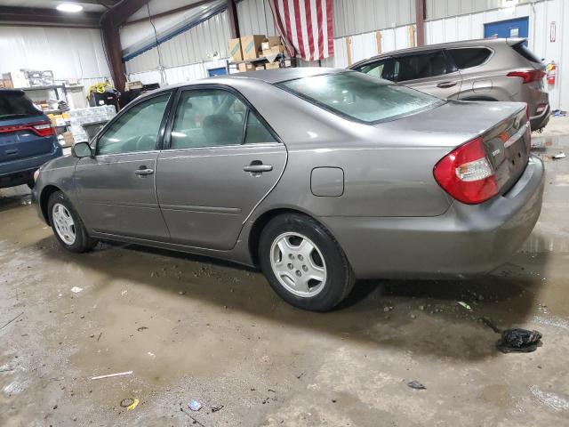 4T1BE32K12U522380 - 2002 TOYOTA CAMRY LE GRAY photo 2