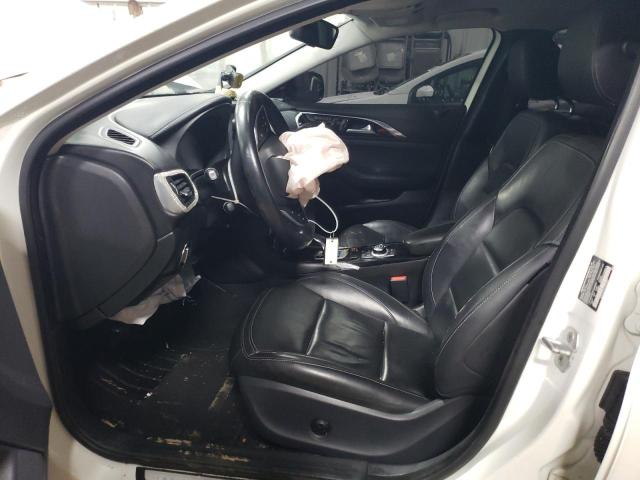 SJKCH5CRXJA053827 - 2018 INFINITI QX30 BASE WHITE photo 7