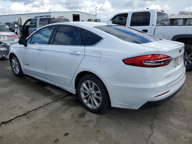 3FA6P0LU5KR178726 - 2019 FORD FUSION SE WHITE photo 2