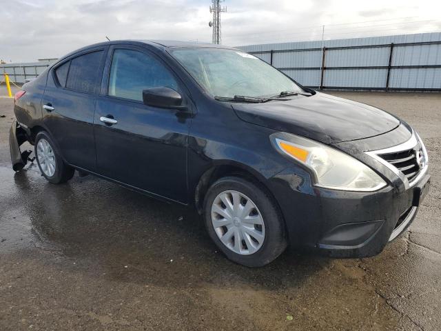 3N1CN7AP4JL813898 - 2018 NISSAN VERSA S BLACK photo 4