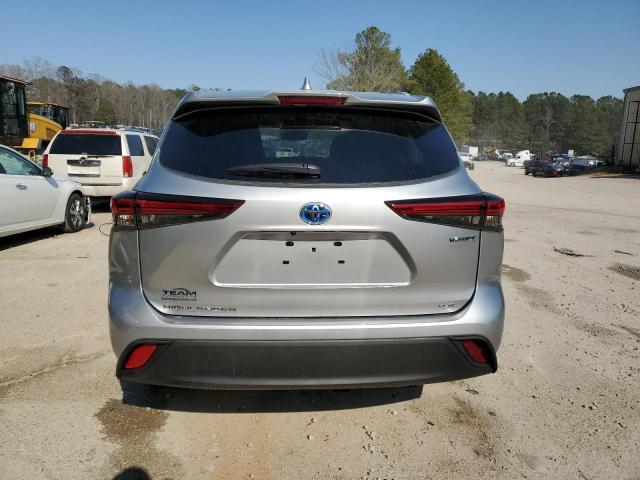 5TDGBRCH9NS543804 - 2022 TOYOTA HIGHLANDER HYBRID XLE SILVER photo 6