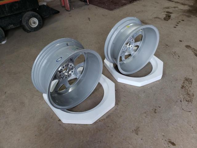 2WHEELSJEEPCHER0K - 2015 OTHER RIMS/TIRES SILVER photo 2