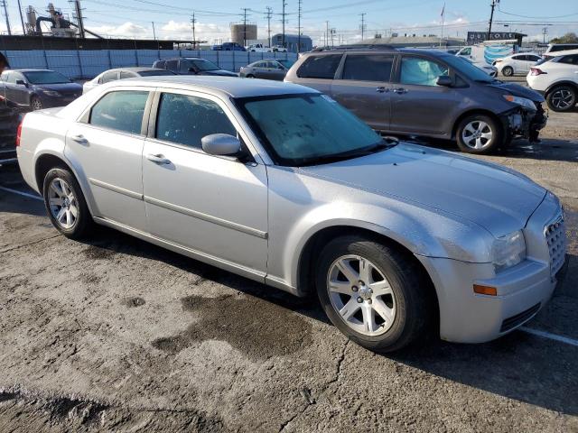 2C3LA43R07H600622 - 2007 CHRYSLER 300 SILVER photo 4