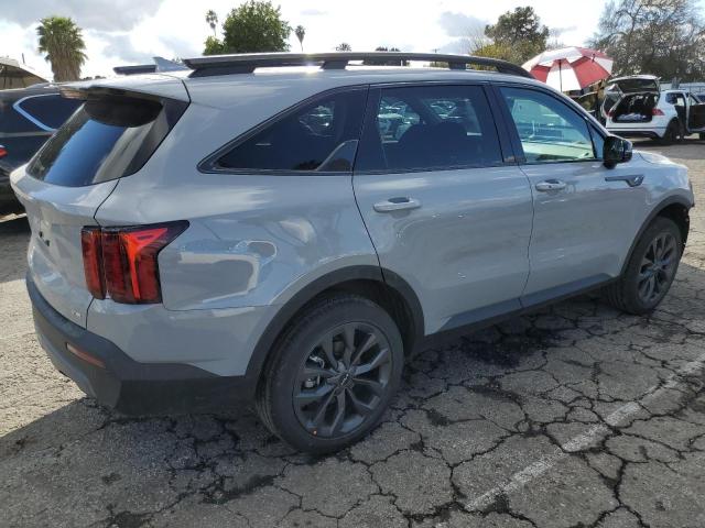 5XYRHDLF6PG251570 - 2023 KIA SORENTO EX GRAY photo 3