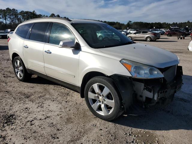 1GNKRLED3BJ282733 - 2011 CHEVROLET TRAVERSE LTZ WHITE photo 4