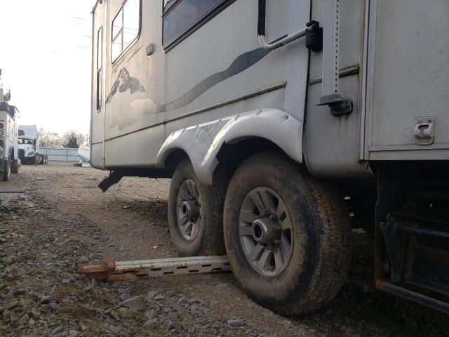 4YDF338255D513444 - 2005 KEYSTONE MONTANA WHITE photo 10