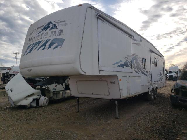 4YDF338255D513444 - 2005 KEYSTONE MONTANA WHITE photo 2